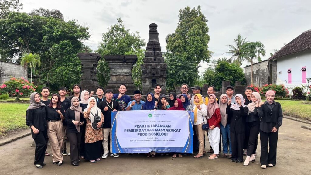 Prodi Sosiologi Gelar Sociotour untuk Pemberdayaan Kampung Wisata Budaya Papoh