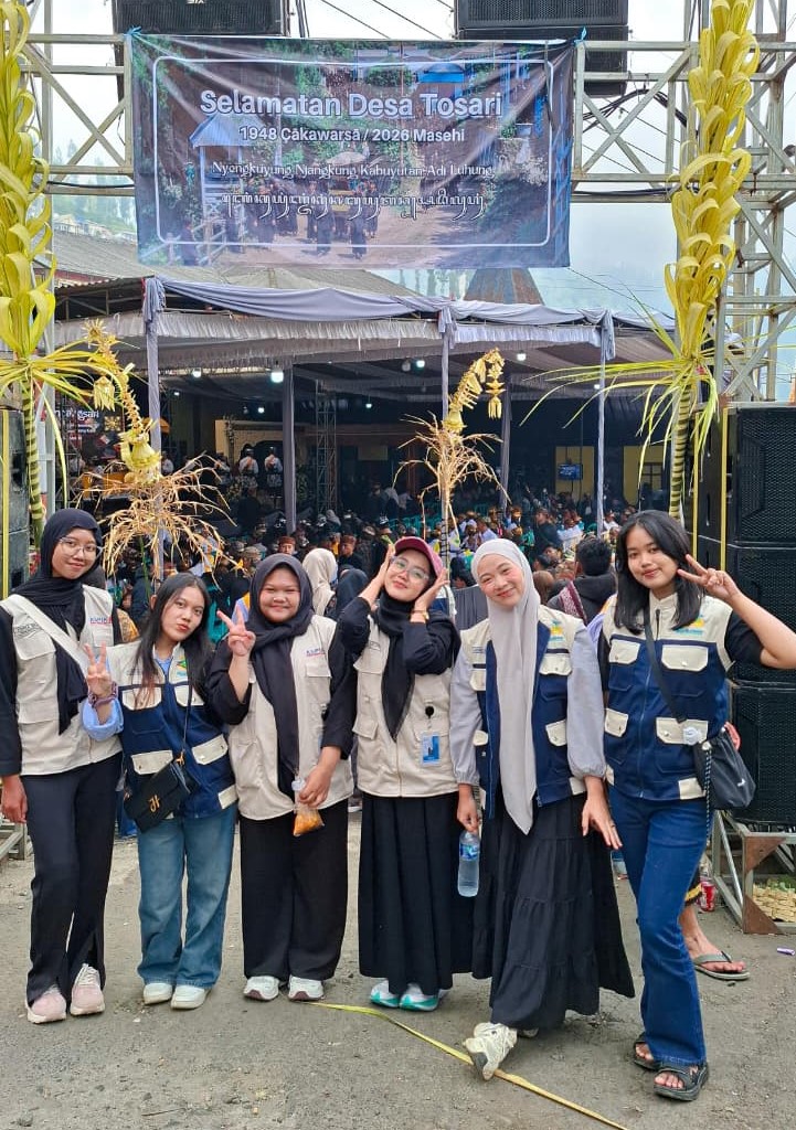 Mahasiswa UNISBA Blitar Peserta KKN Kolaboratif ASPIKOM Jatim, Dorong Publikasi Budaya Yadnya Karo melalui Konten
